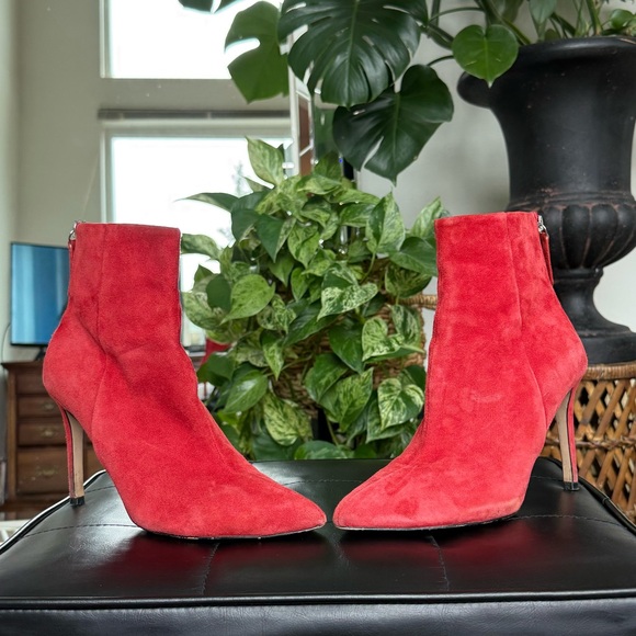 Steve Madden Red Suede Stiletto Ankle Boots - Picture 5 of 11